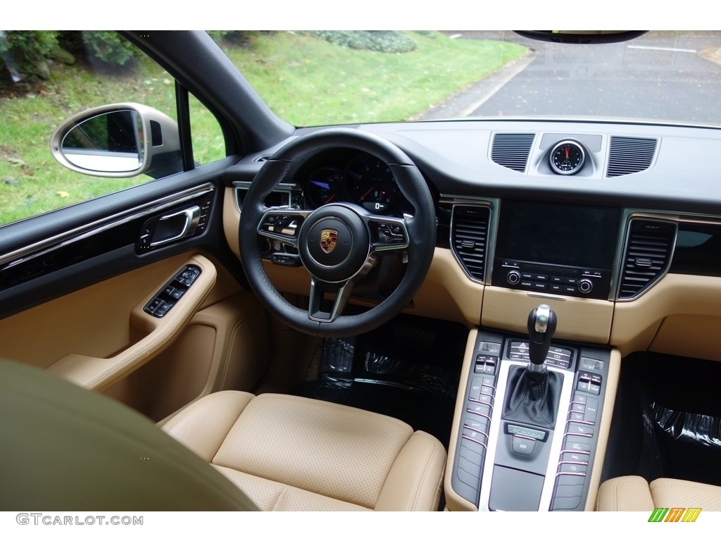 2017 Macan  - Palladium Metallic / Luxor Beige photo #12