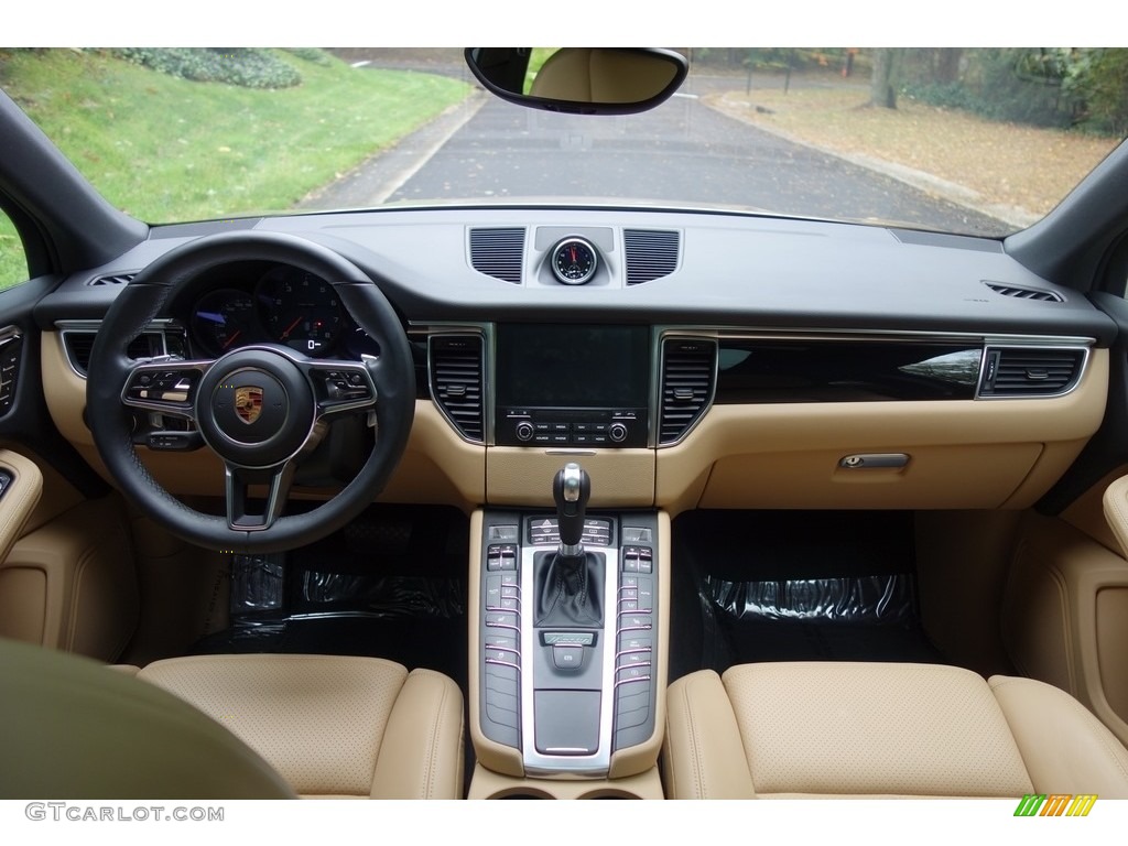 2017 Macan  - Palladium Metallic / Luxor Beige photo #13