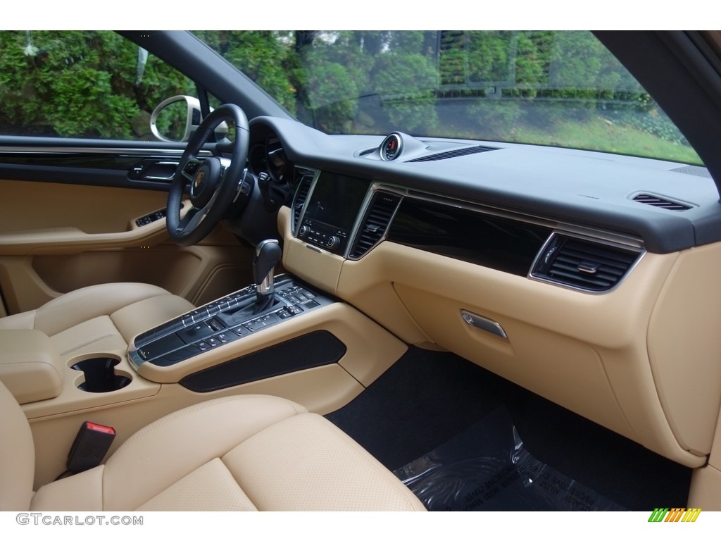 2017 Macan  - Palladium Metallic / Luxor Beige photo #16