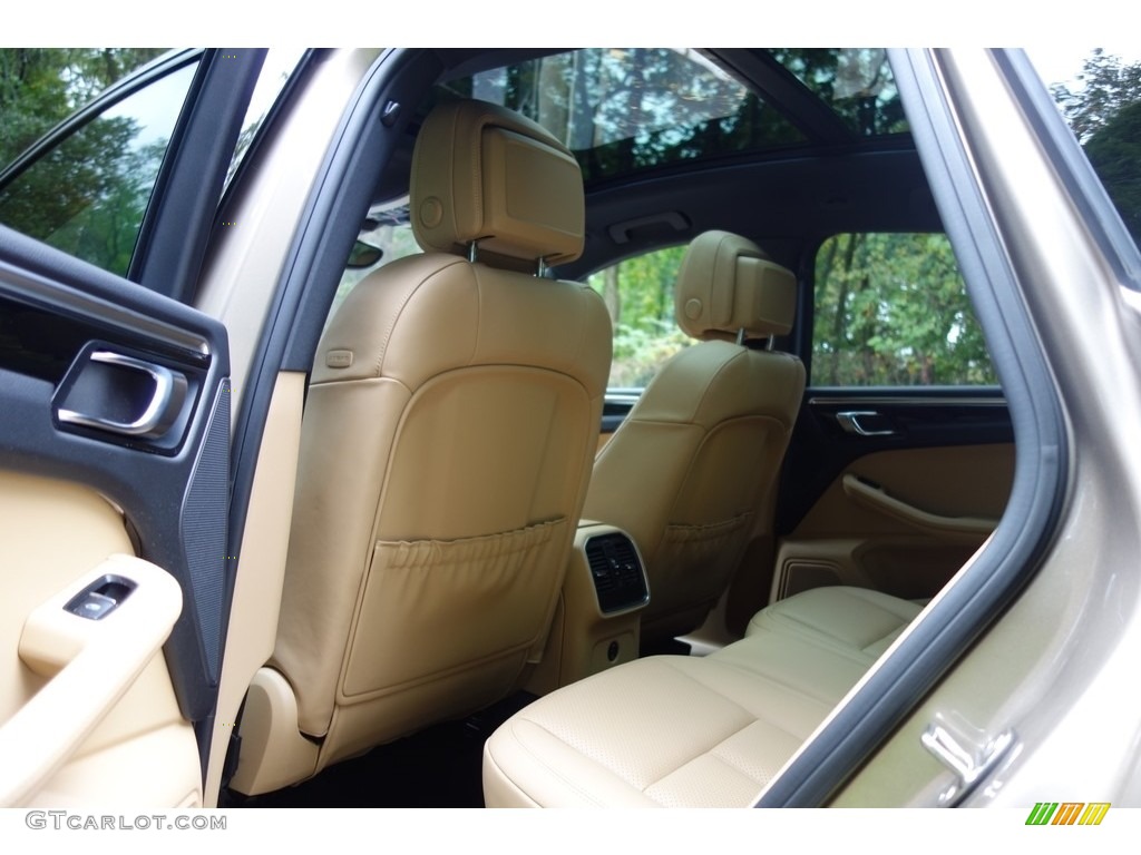2017 Macan  - Palladium Metallic / Luxor Beige photo #19