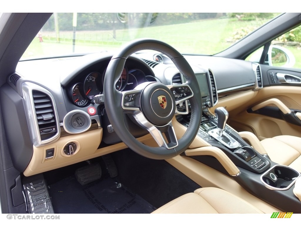 2017 Cayenne Platinum Edition - White / Black/Luxor Beige photo #20