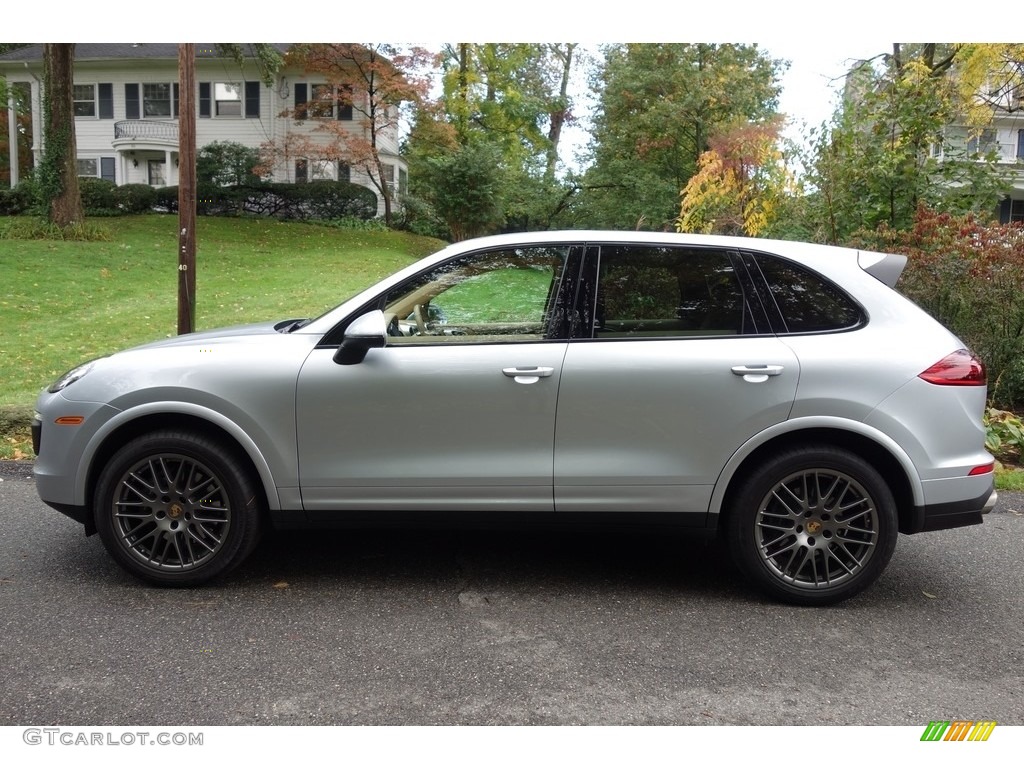 2017 Cayenne Platinum Edition - Rhodium Silver Metallic / Luxor Beige photo #3