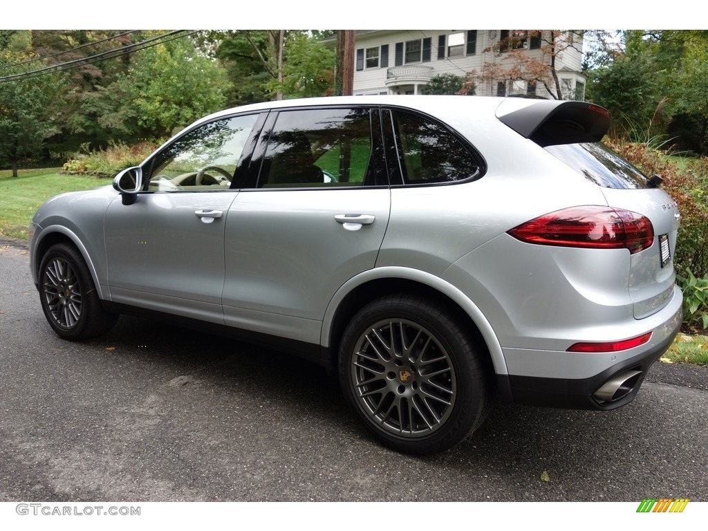 2017 Cayenne Platinum Edition - Rhodium Silver Metallic / Luxor Beige photo #4