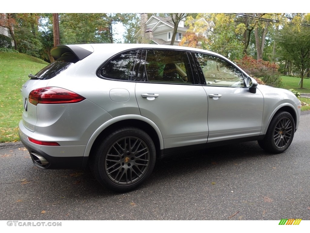 2017 Cayenne Platinum Edition - Rhodium Silver Metallic / Luxor Beige photo #8