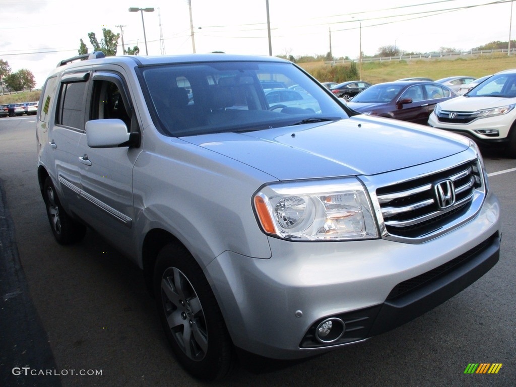 2015 Pilot Touring 4WD - Alabaster Silver Metallic / Black photo #8