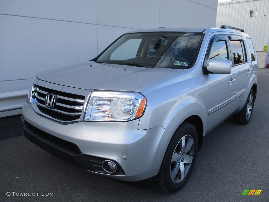 2015 Pilot Touring 4WD - Alabaster Silver Metallic / Black photo #10