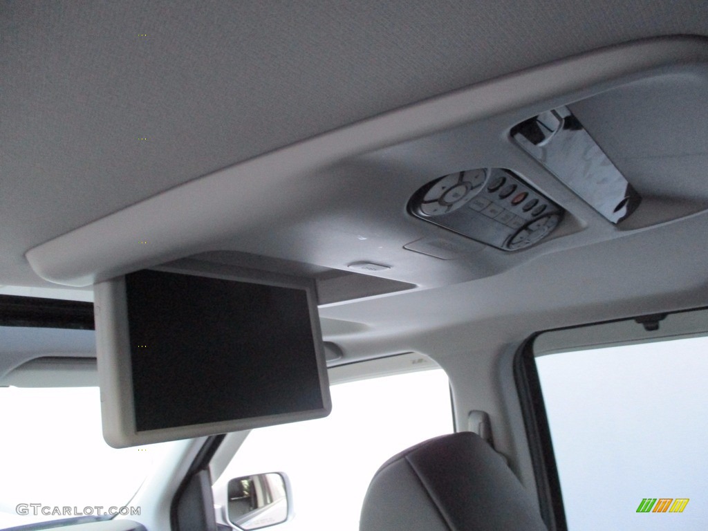 2015 Pilot Touring 4WD - Alabaster Silver Metallic / Black photo #15