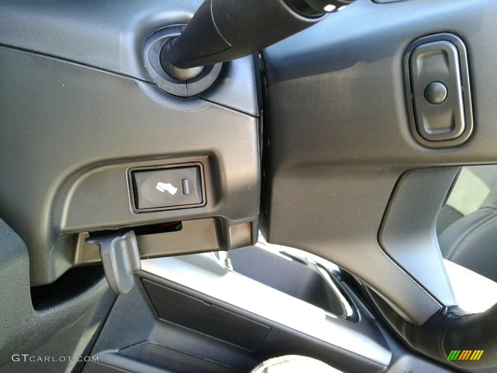 2018 Ram 1500 Sport Regular Cab Controls Photo #123523943