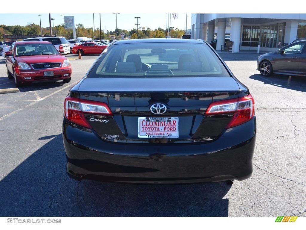2014 Camry LE - Attitude Black Metallic / Ivory photo #4