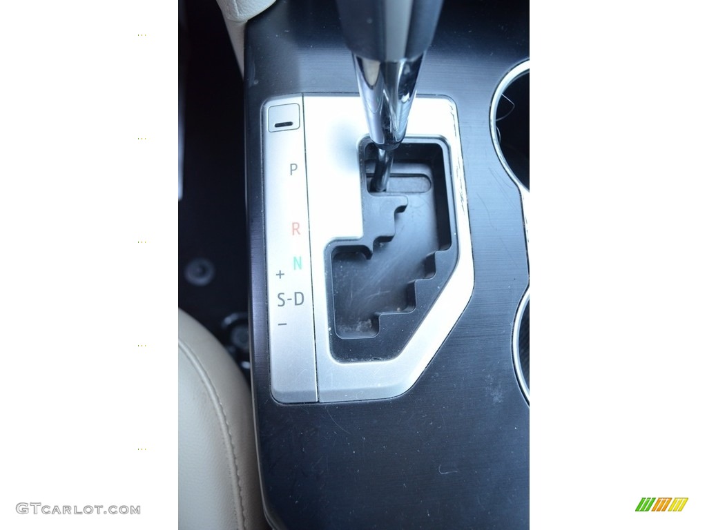 2014 Camry LE - Attitude Black Metallic / Ivory photo #19