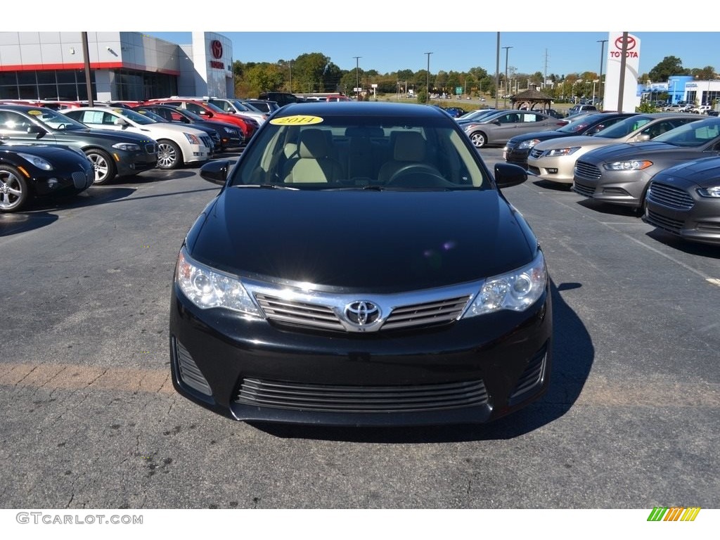 2014 Camry LE - Attitude Black Metallic / Ivory photo #23