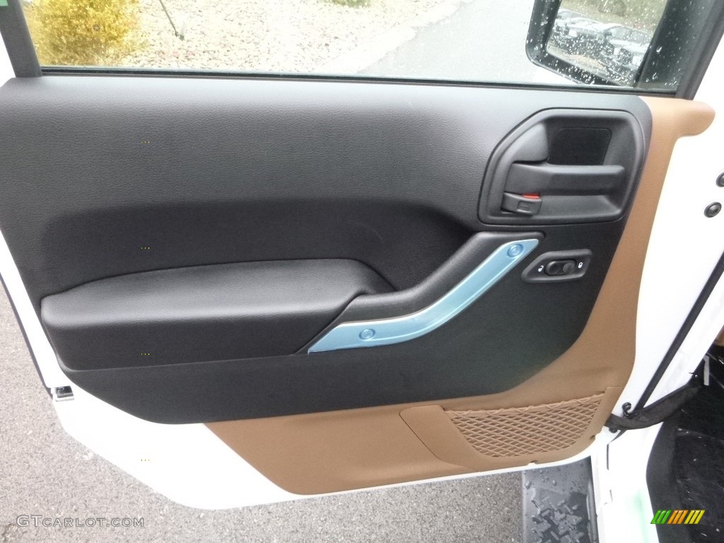 2018 Jeep Wrangler Unlimited Sahara 4x4 Door Panel Photos