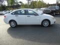 White Suede - Focus SE Sedan Photo No. 5