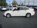 White Suede - Focus SE Sedan Photo No. 9