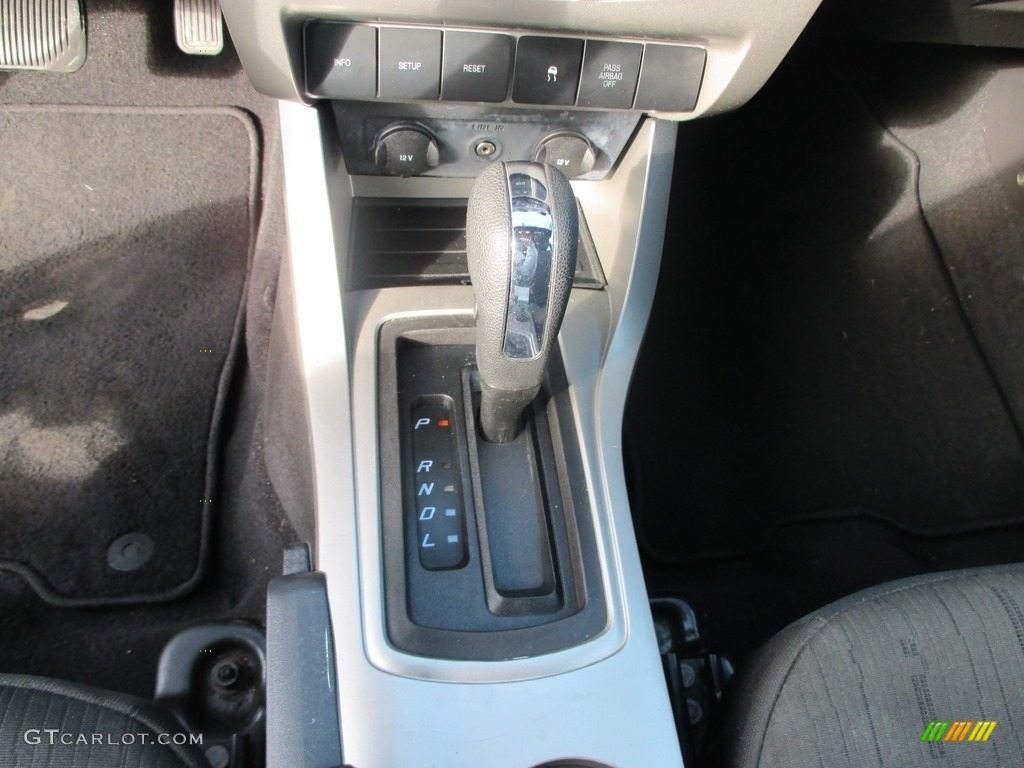 2010 Focus SE Sedan - White Suede / Charcoal Black photo #24