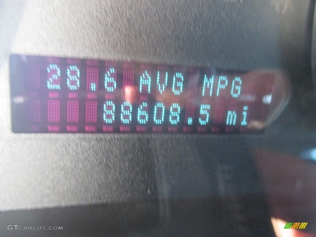 2010 Focus SE Sedan - White Suede / Charcoal Black photo #26
