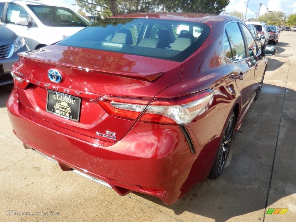 2018 Camry Hybrid SE - Ruby Flare Pearl / Black photo #2