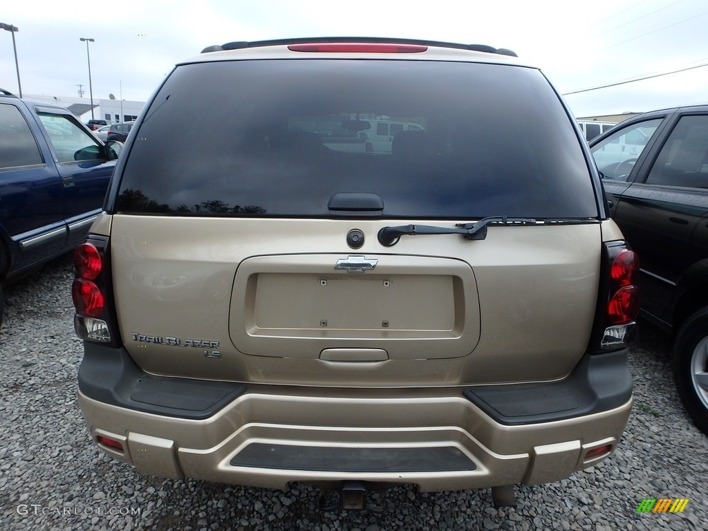 2006 TrailBlazer LS 4x4 - Sandstone Metallic / Light Cashmere/Ebony photo #3