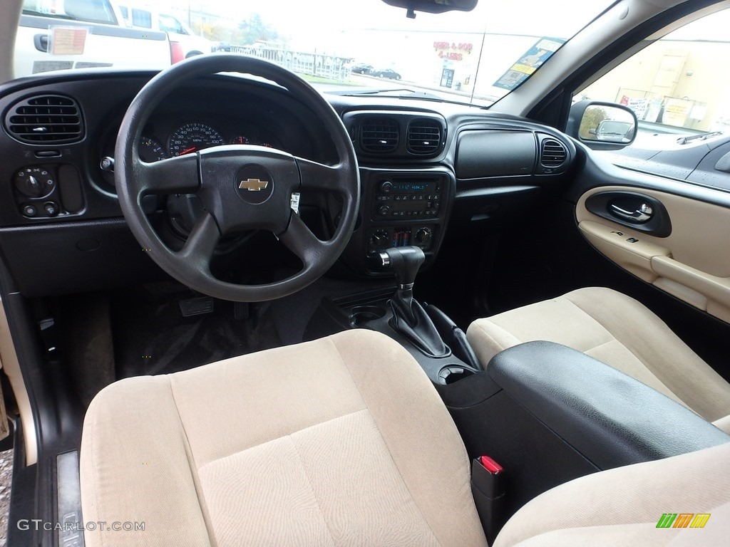 2006 TrailBlazer LS 4x4 - Sandstone Metallic / Light Cashmere/Ebony photo #10