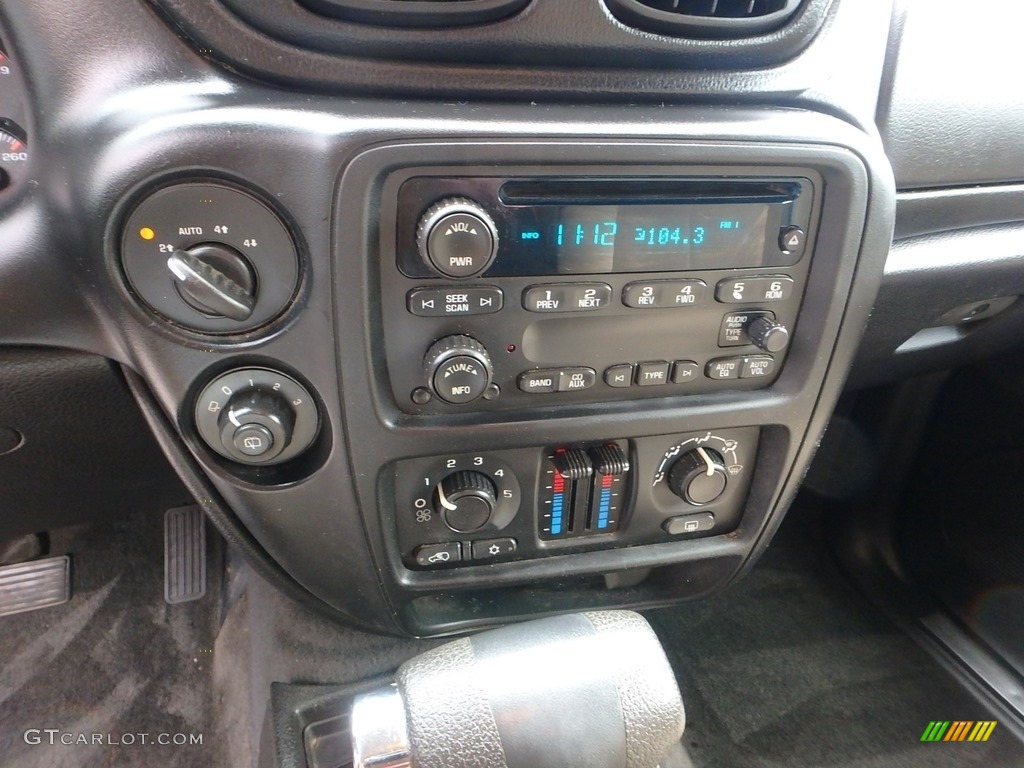 2006 TrailBlazer LS 4x4 - Sandstone Metallic / Light Cashmere/Ebony photo #13