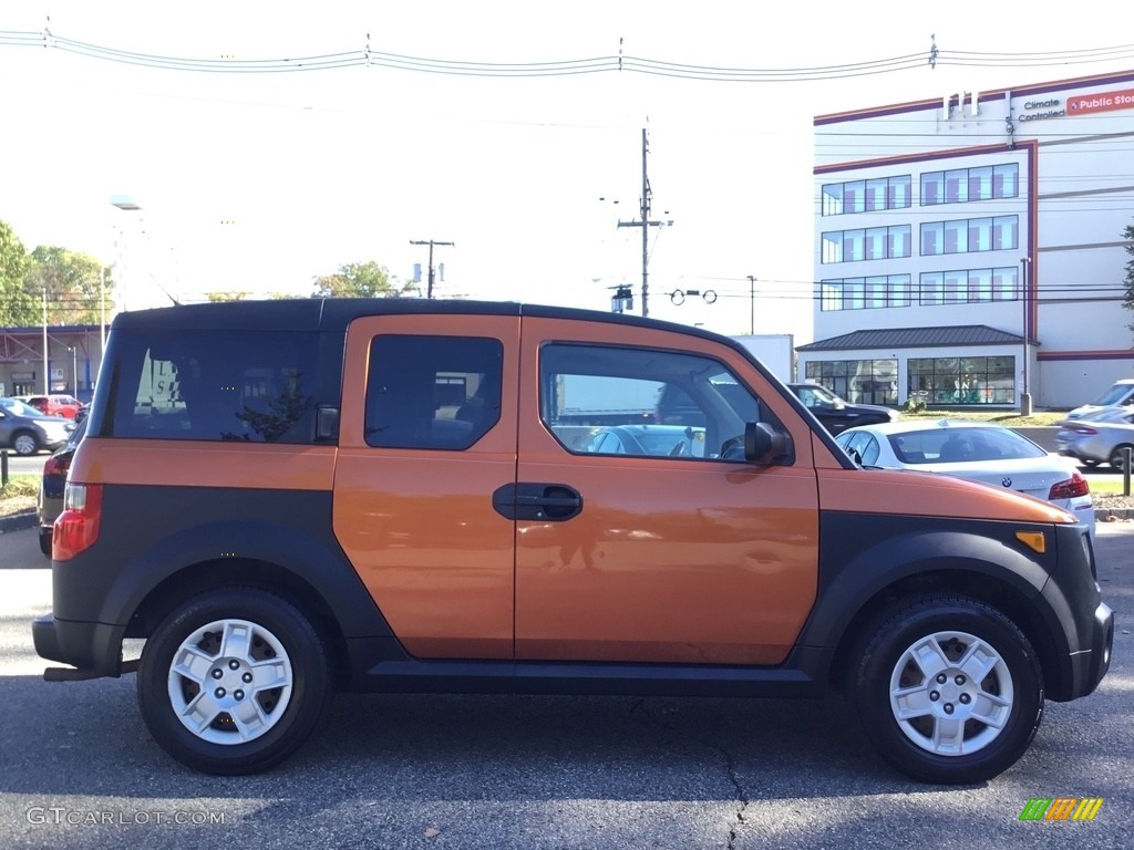 2007 Element LX AWD - Tangerine Orange Metallic / Black/Titanium photo #2