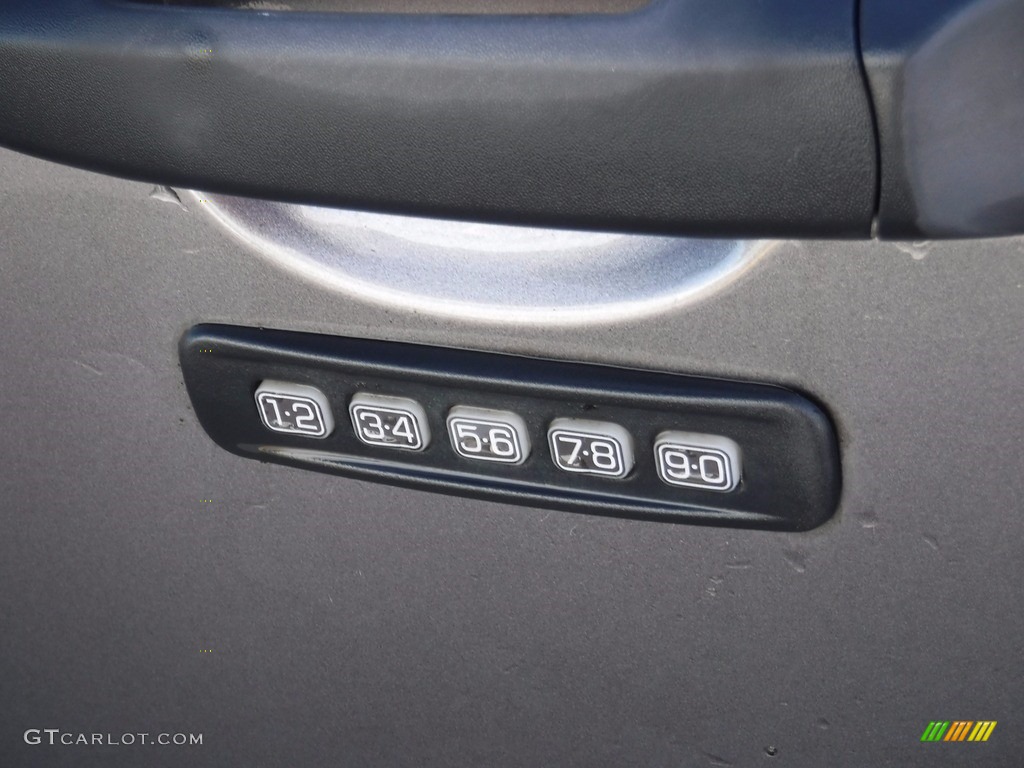 2010 Escape XLT 4WD - Sterling Grey Metallic / Charcoal Black photo #8
