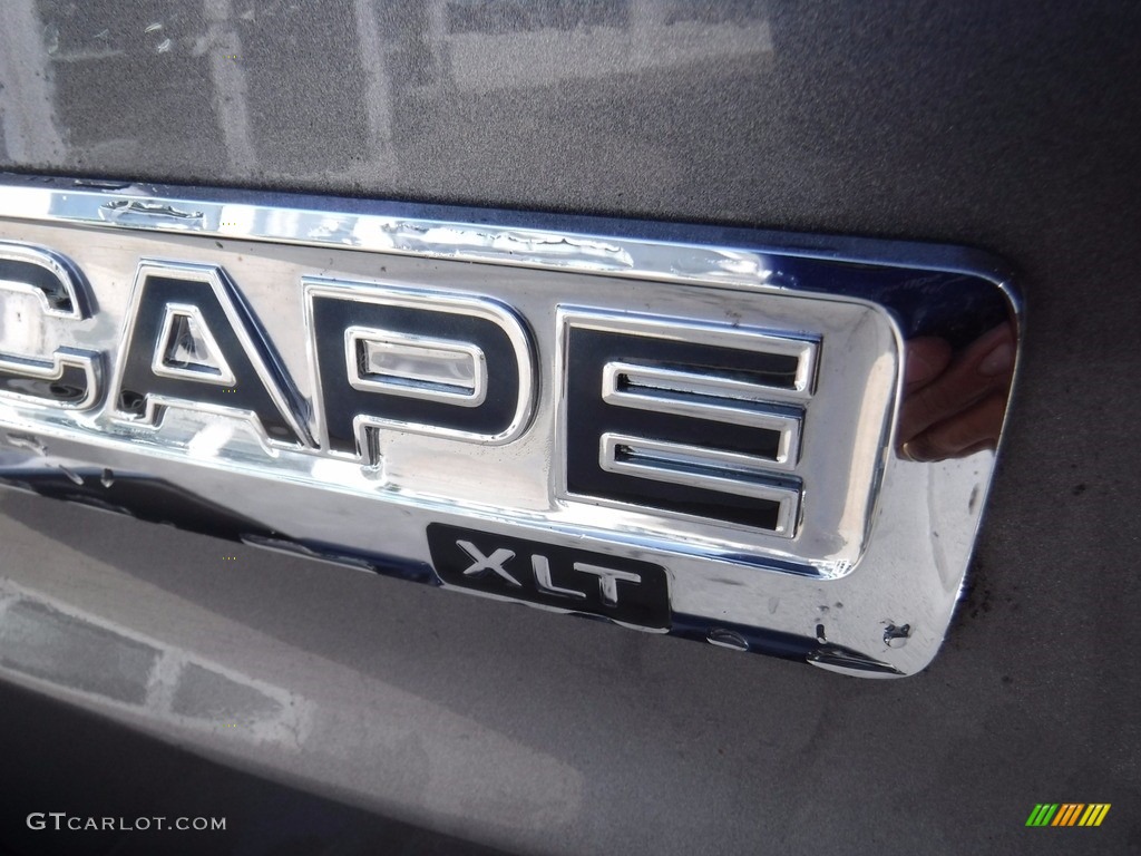 2010 Escape XLT 4WD - Sterling Grey Metallic / Charcoal Black photo #10
