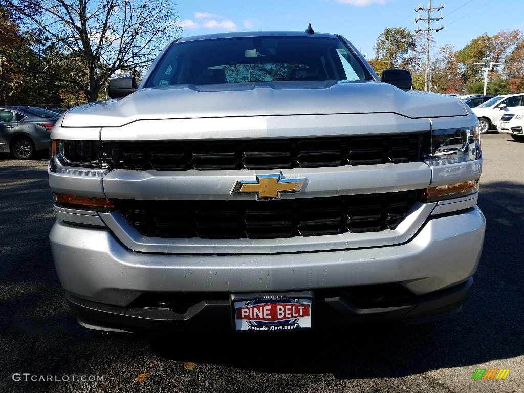 2018 Silverado 1500 Custom Crew Cab - Silver Ice Metallic / Dark Ash/Jet Black photo #2