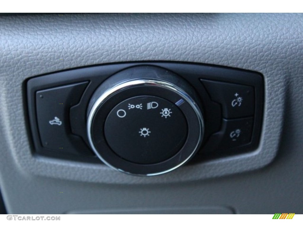 2018 Ford F150 XL Regular Cab Controls Photo #123542693