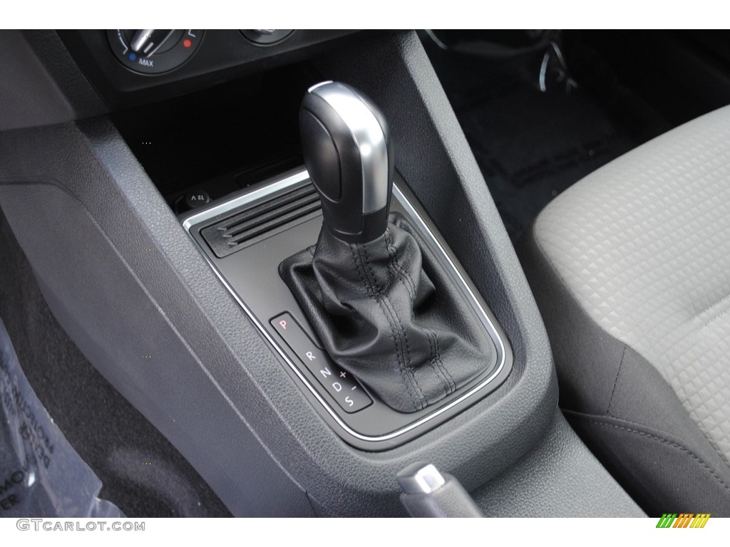 2017 Jetta S - Cardinal Red Metallic / Black/Palladium Gray photo #15