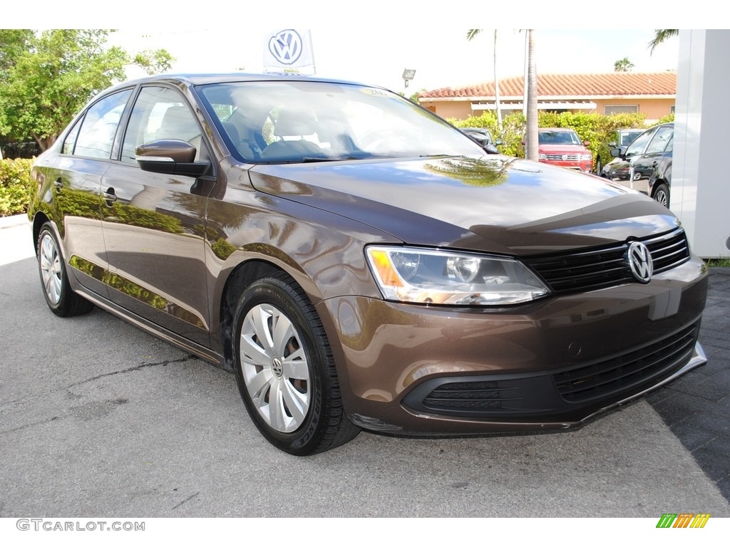 2011 Jetta SE Sedan - Toffee Brown Metallic / Cornsilk Beige photo #2