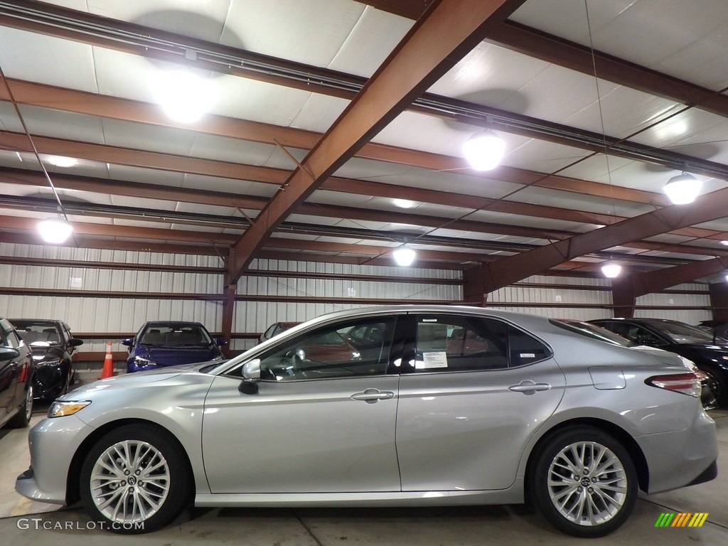 2018 Camry XLE - Celestial Silver Metallic / Black photo #3