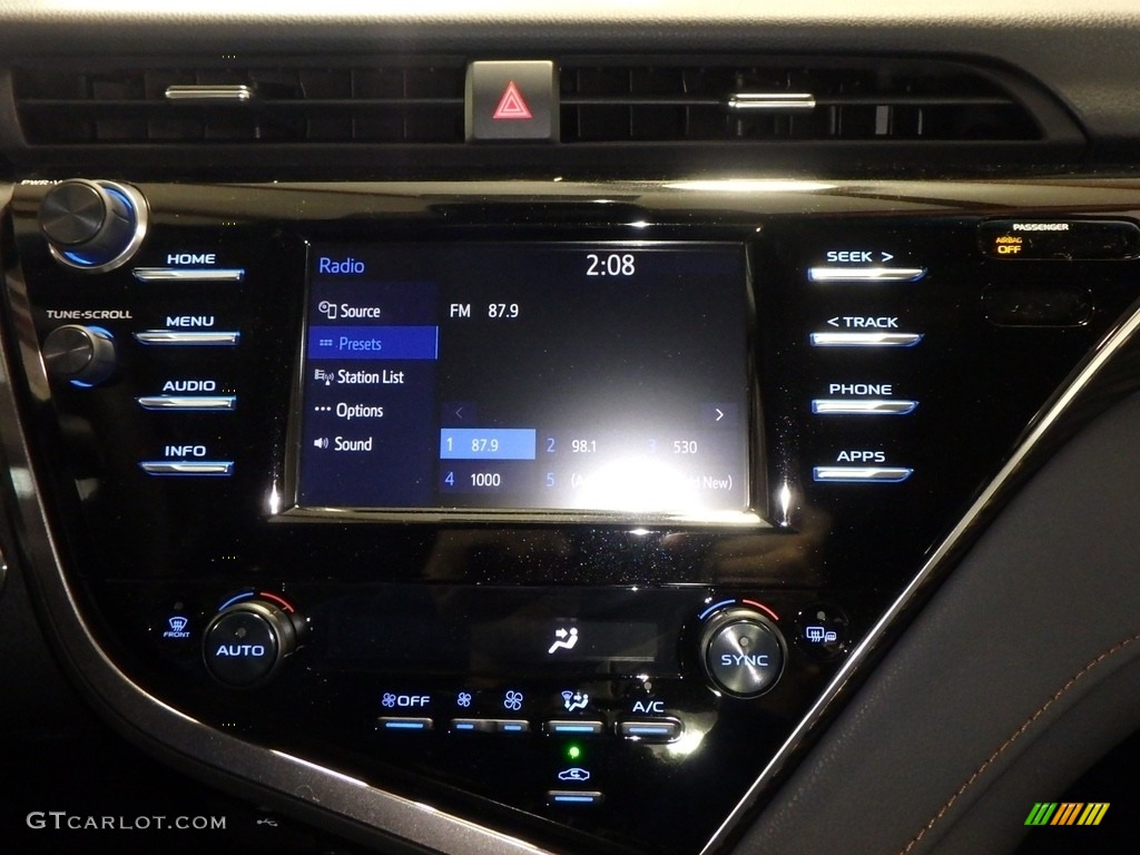 2018 Camry XLE - Celestial Silver Metallic / Black photo #13