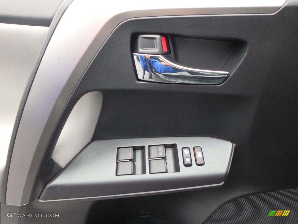 2018 Toyota RAV4 XLE AWD Hybrid Controls Photo #123554581