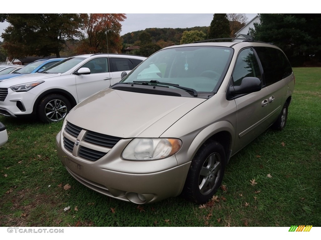 2006 Grand Caravan SXT - Linen Gold Metallic / Dark Khaki/Light Graystone photo #3