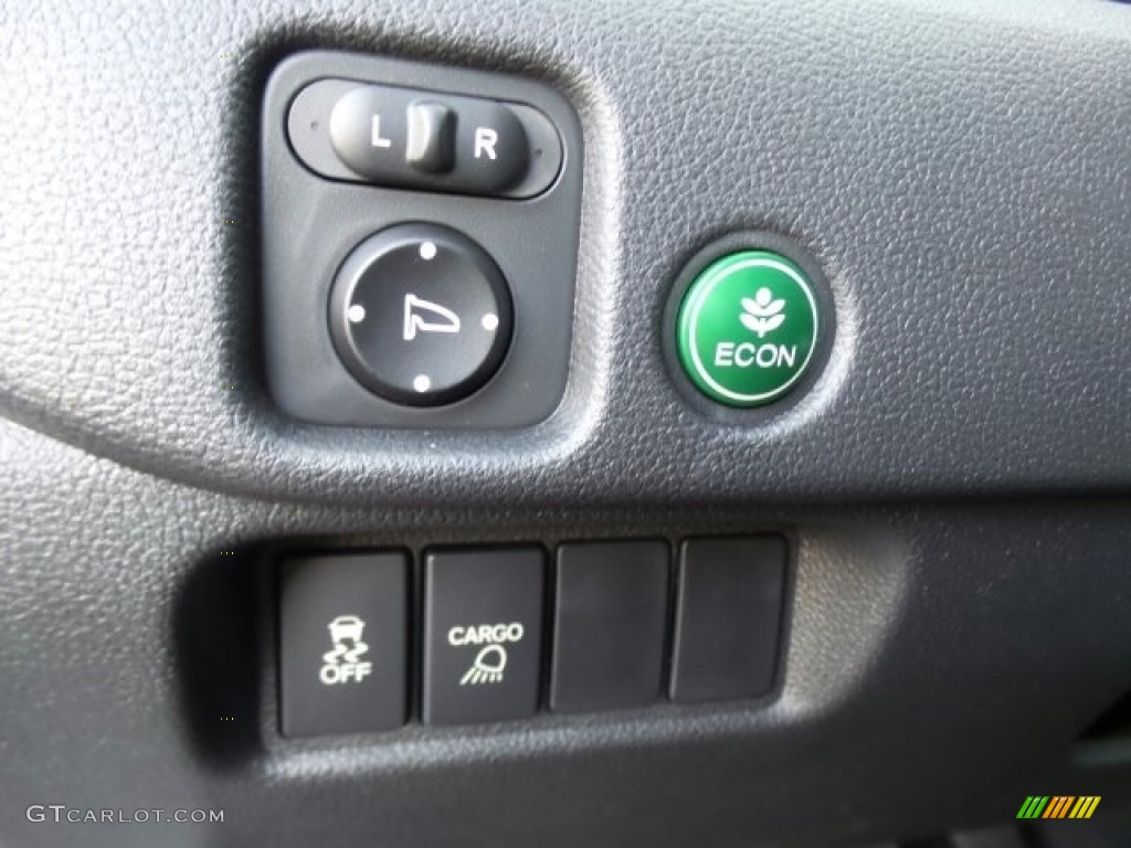 2018 Honda Ridgeline Sport AWD Controls Photo #123557881