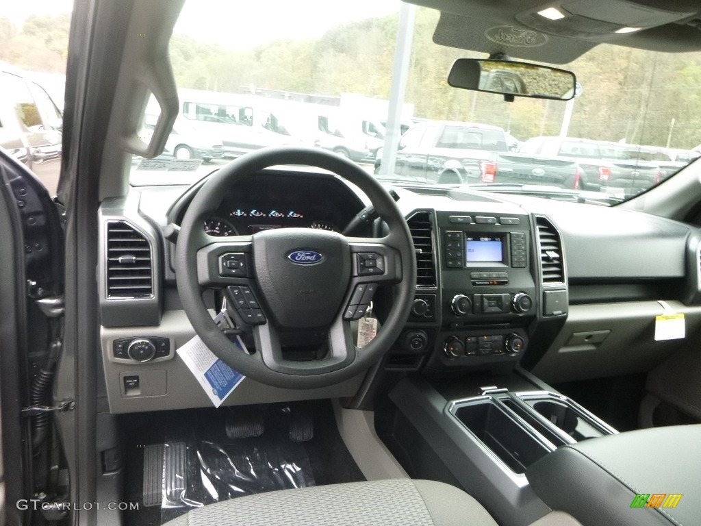 2018 Ford F150 XLT SuperCrew 4x4 Earth Gray Dashboard Photo #123565861
