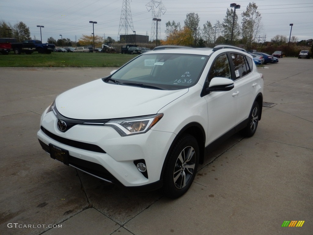 2018 RAV4 XLE AWD - Super White / Black photo #1