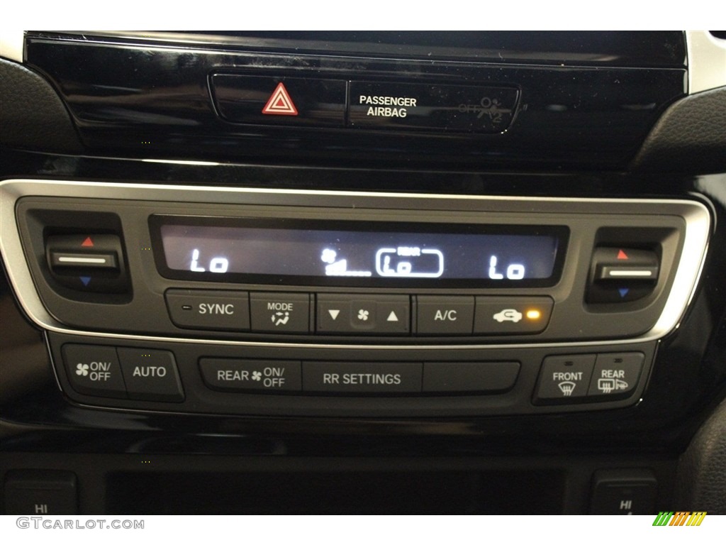 2018 Honda Ridgeline Black Edition AWD Controls Photo #123570775