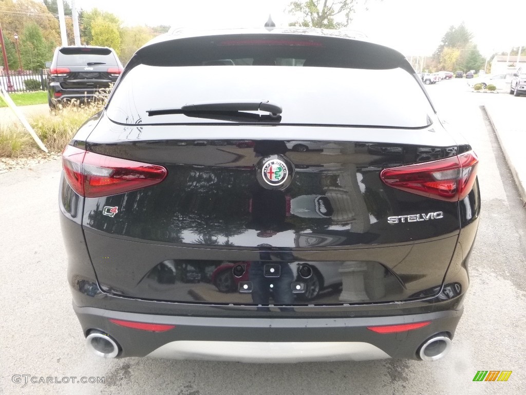 2018 Stelvio Ti AWD - Vulcano (Volcano) Black Metallic / Black/Red photo #6