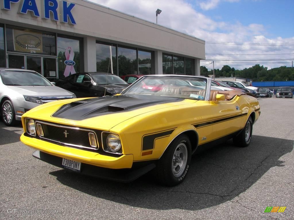 Medium Bright Yellow Ford Mustang