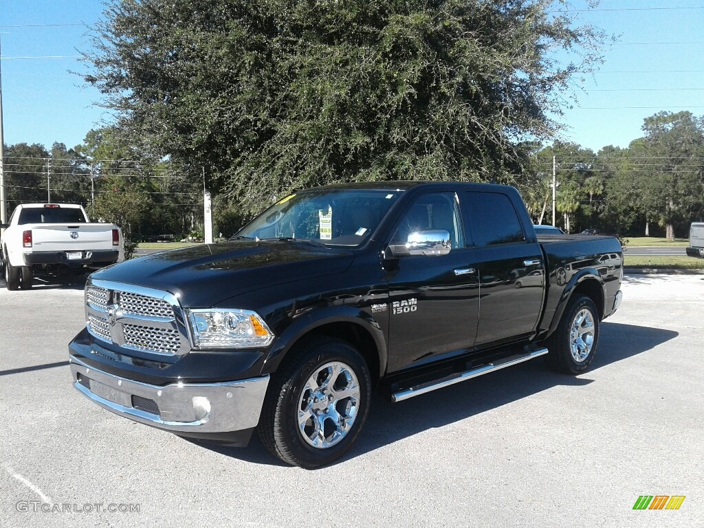 2018 1500 Laramie Crew Cab - Brilliant Black Crystal Pearl / Canyon Brown/Light Frost Beige photo #1