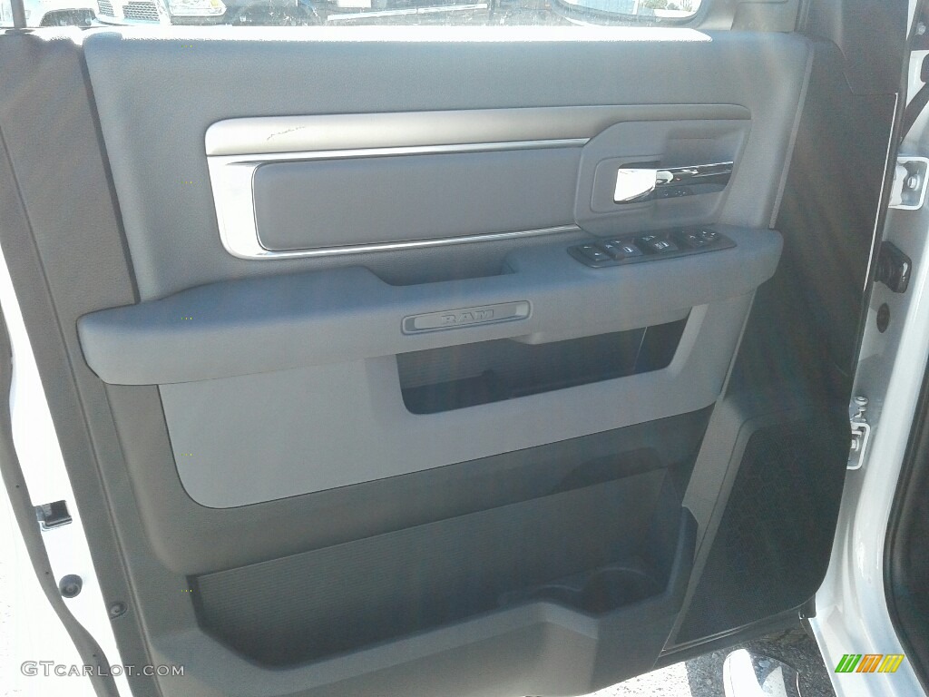 2018 1500 Big Horn Crew Cab - Bright White / Black/Diesel Gray photo #17