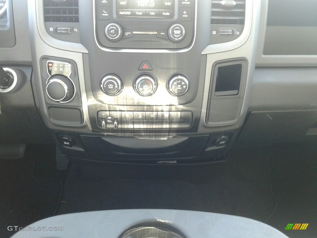 2018 1500 Express Crew Cab - Bright White / Black/Diesel Gray photo #16