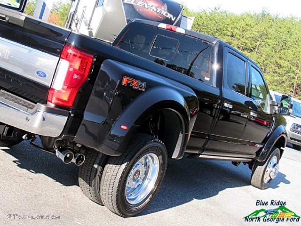 2017 F450 Super Duty King Ranch Crew Cab 4x4 - Shadow Black / King Ranch Java photo #35