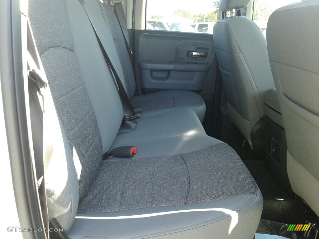 2018 1500 Big Horn Crew Cab - Bright Silver Metallic / Black/Diesel Gray photo #11