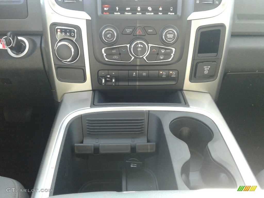 2018 1500 Big Horn Crew Cab - Bright Silver Metallic / Black/Diesel Gray photo #16