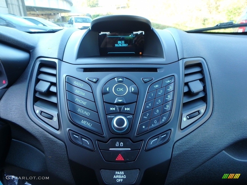 2017 Fiesta SE Hatchback - Ingot Silver / Charcoal Black photo #19