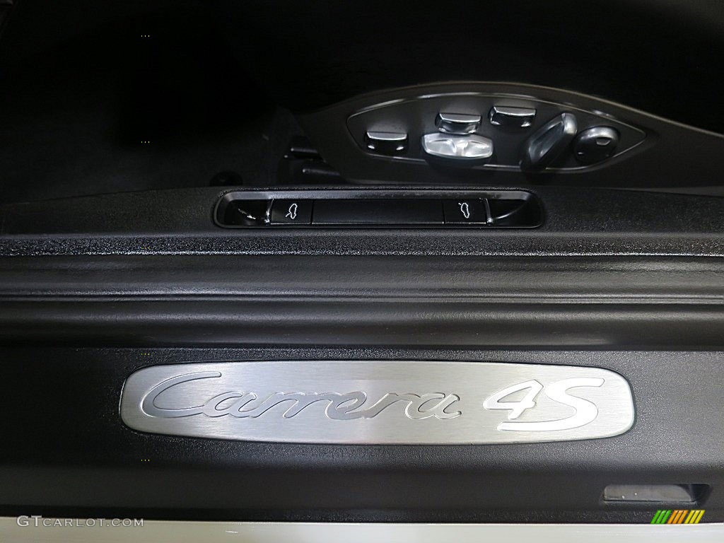 2017 Porsche 911 Carrera 4S Coupe Marks and Logos Photos