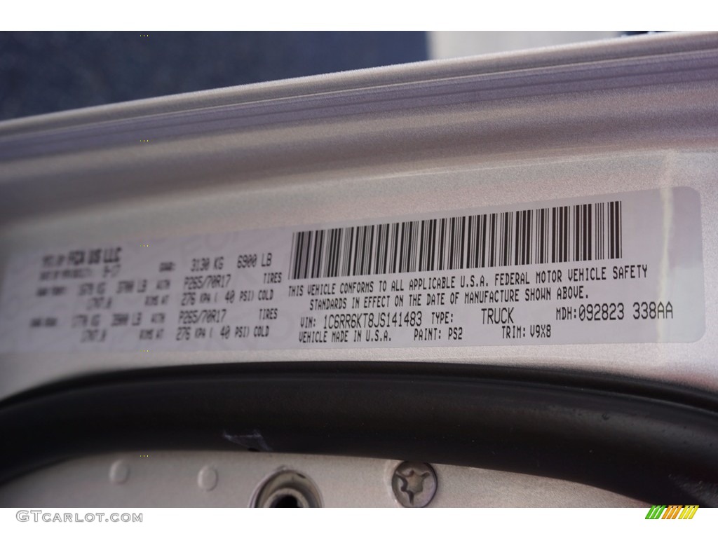 2018 1500 Express Crew Cab - Bright Silver Metallic / Black/Diesel Gray photo #16